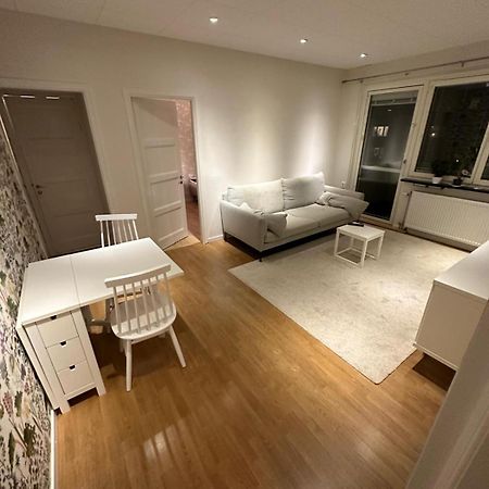 Modern Central Gothenburg Apartment With Balconies And Full Kitchen For Up To 5 Guests Exteriör bild